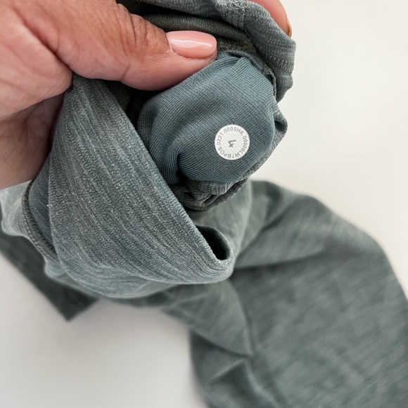 Lululemon Align Short 8"
Heathered Tidewater Teal size 4 - Picture 4 of 4